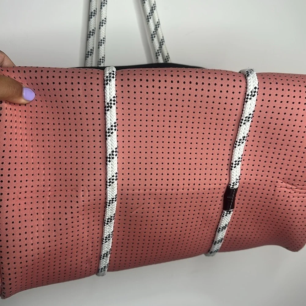 Mayamar neoprene tote bag VGUC